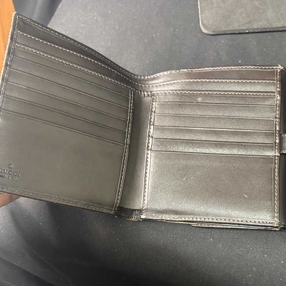 Gucci Dark Brown and Beige Wallet with Signature Stripe - Picture 3 of 8